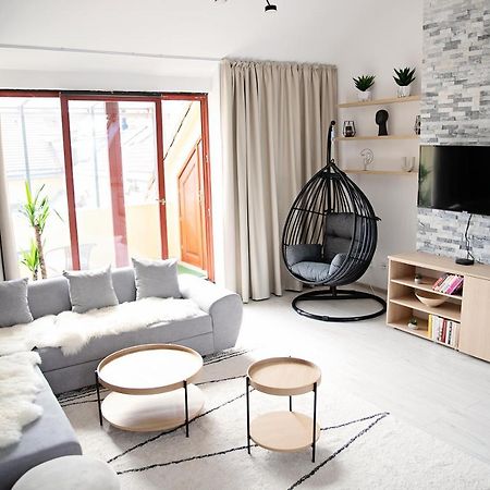 Cozy Modern Apartment In The Old Town - Hlavna Street Кошице Экстерьер фото
