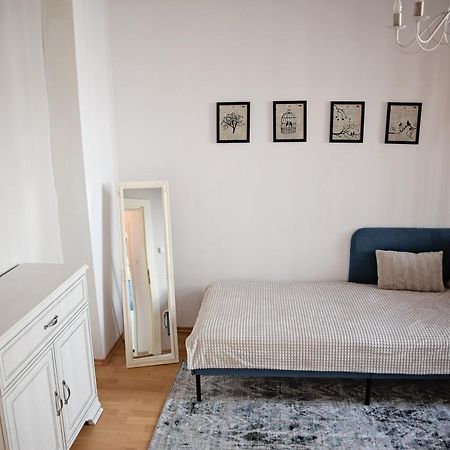 Cozy Modern Apartment In The Old Town - Hlavna Street Кошице Экстерьер фото