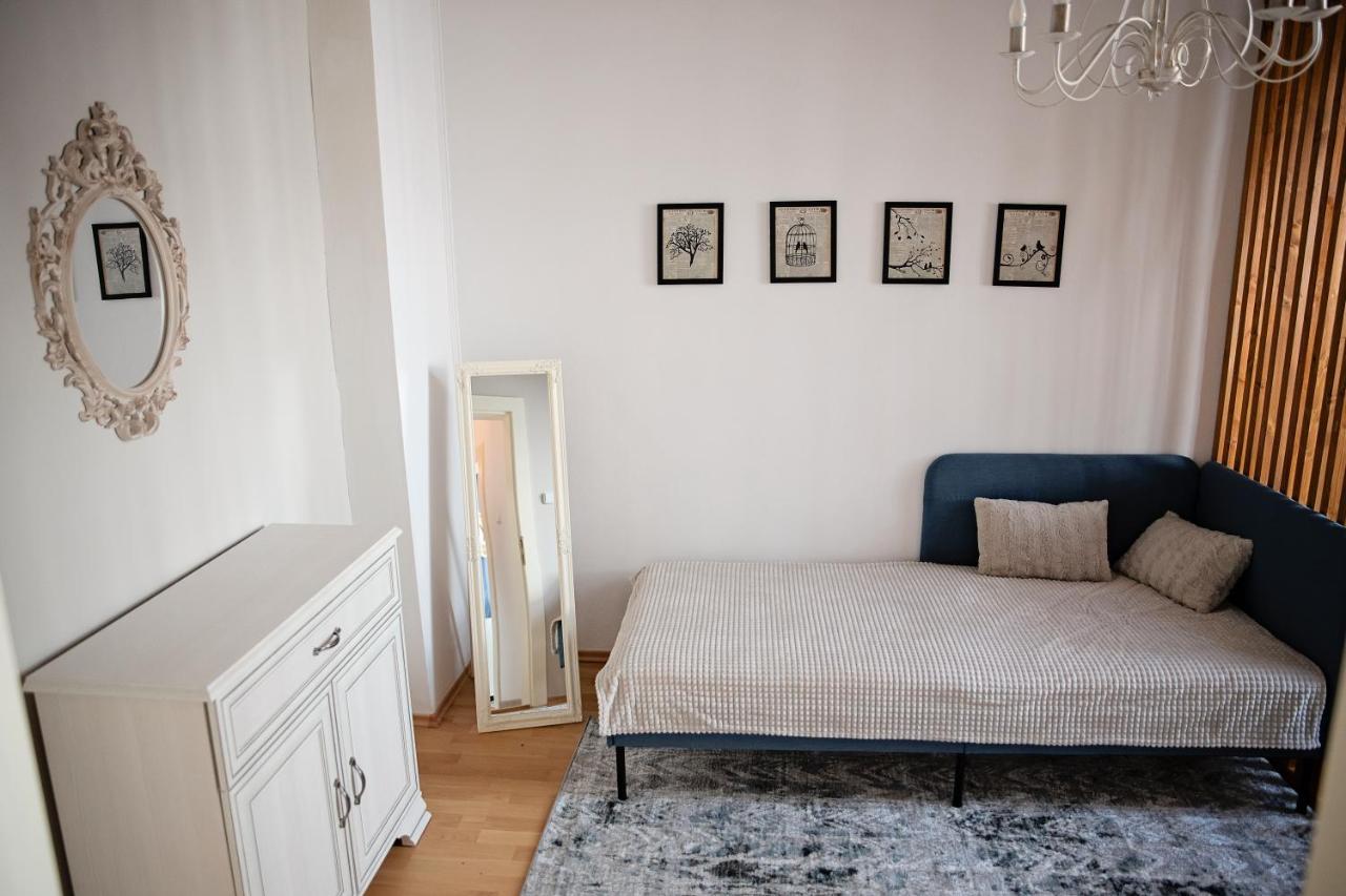 Cozy Modern Apartment In The Old Town - Hlavna Street Кошице Экстерьер фото