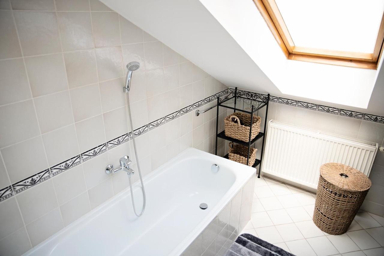 Cozy Modern Apartment In The Old Town - Hlavna Street Кошице Экстерьер фото